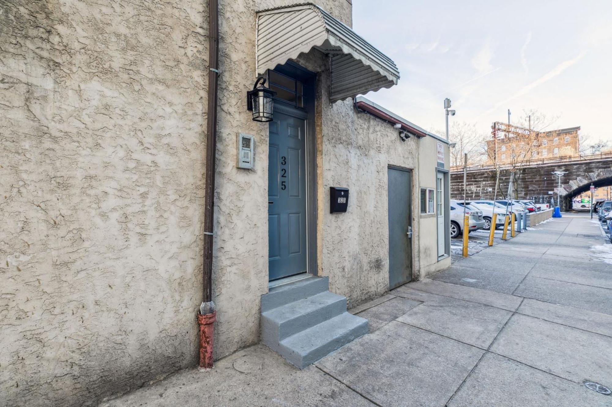 Alina & Fanny - Philadelphia Callowhill Luaran gambar